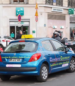 Réglementation Véhicule doubles commandes : formation de 4 heures obligatoire pour l’accompagnateur