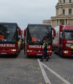 Groupements/syndicats L’UNIC manifeste en marge du CNSR	