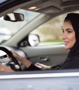 Réglementation Les Saoudiennes ont enfin le droit de conduire !