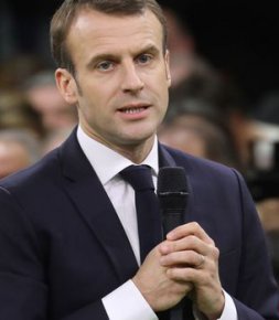 Sécurité routière Emmanuel Macron ouvert  à revoir la question des 80 km/h