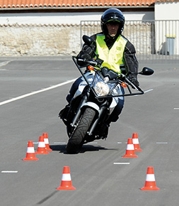 Formations/Examens Nouveaux examens moto : tous en piste dès le 2 mars !