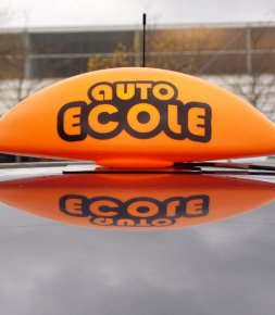 Formations/Examens Polémique sur la fermeture partielle des auto-écoles