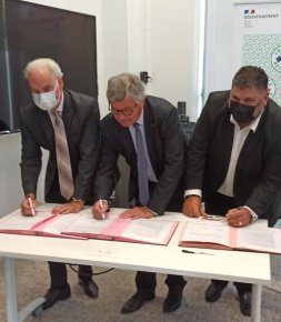 Économie/Entreprise Signature de la Charte pour le verdissement et la digitalisation des écoles de conduite 